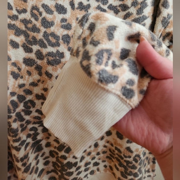 Aerie- Leopard Crew Neck Sweatshirt - Picture 3 of 5